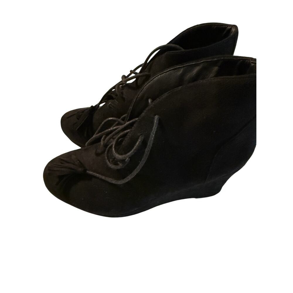 Report Black Suede‎ Wedge Booties Women's Size 9 Fringe Tassel Ties